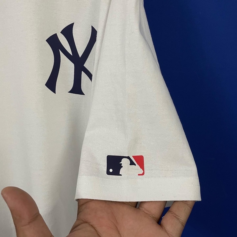 New York Yankees Oversize Crew neck Graphic T-shirt for men’s & Women’s - Picture 7 of 7
